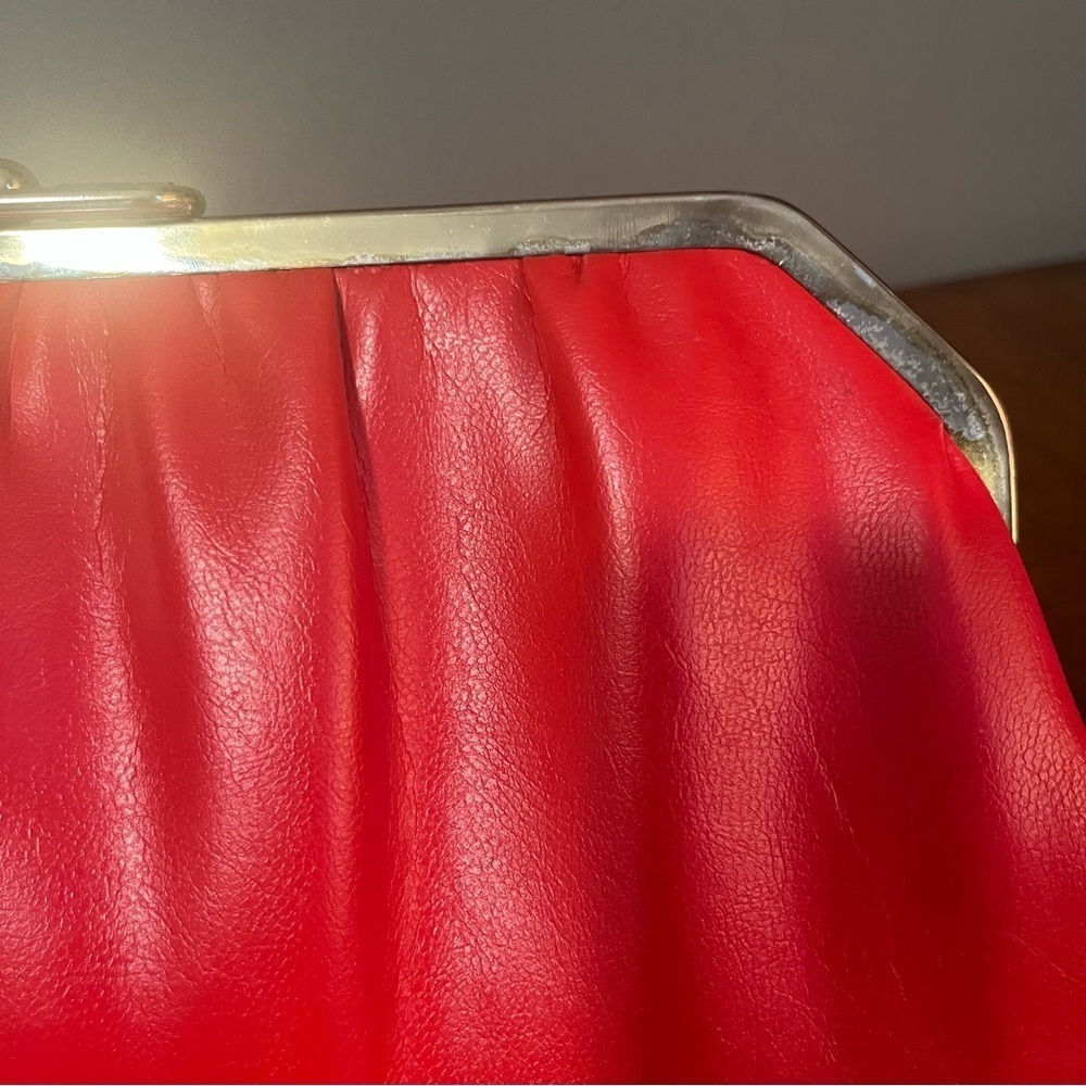 Red and Navy blue reversible vintage clutch purse with gold tone clasp. - Picture 5 of 10